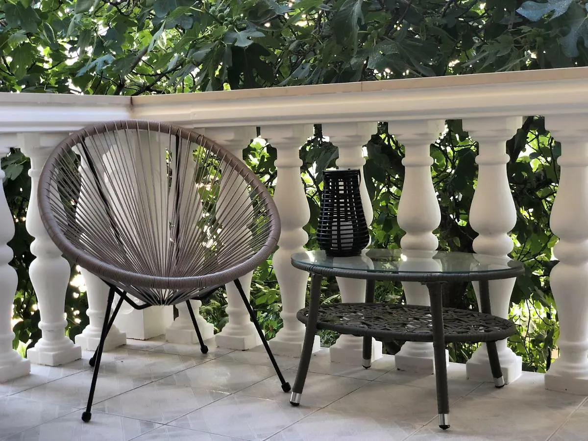 Garden Apartment Near Trogir, With Swimming Pool And Barbecue Area Trogir